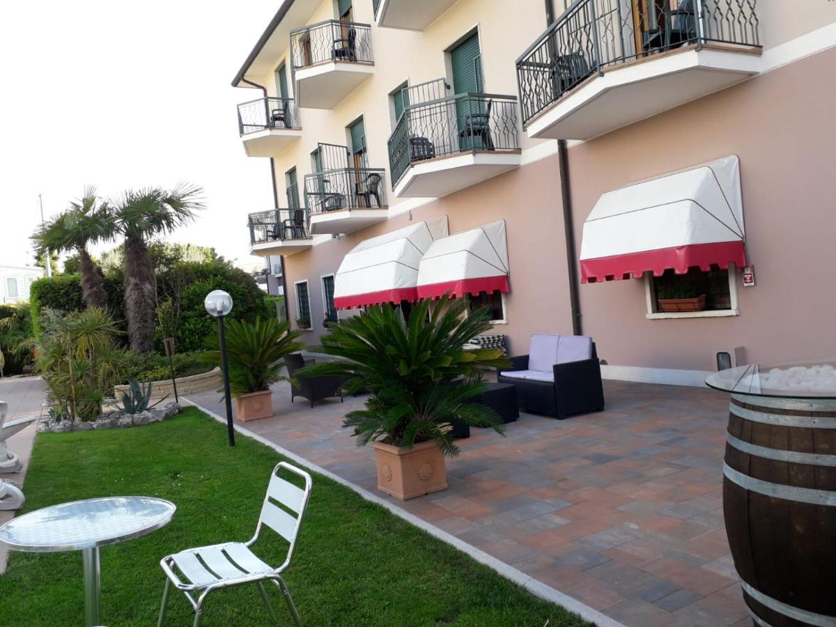 Hotel Fornaci Πεσκιέρα ντελ Γκάρντα Εξωτερικό φωτογραφία